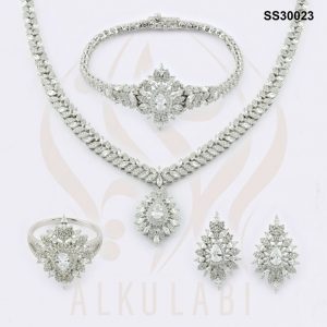 طقم مجوهرات فضة تركي مرصع بالكريستال طقم مجوهرات فضة تركي مرصع بالكريستال
