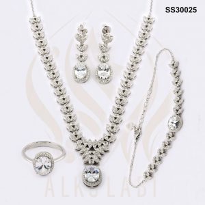 طقم مجوهرات فضة تركي مرصع بالكريستال طقم مجوهرات فضة تركي مرصع بالكريستال