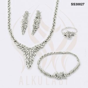 طقم مجوهرات فضة تركي مرصع بالكريستال